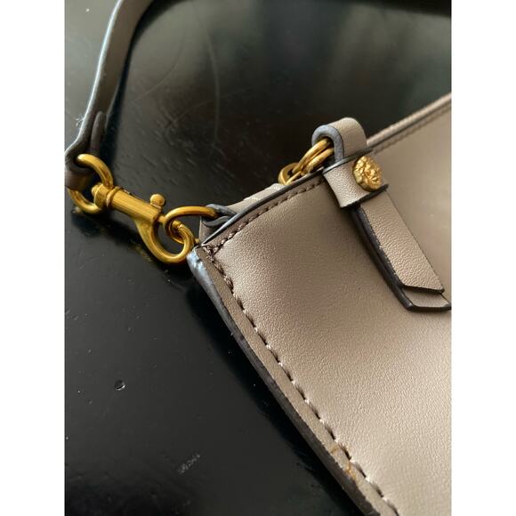 ANNE KLEIN Taupe Faux Leather Wristlet/Handbag sz OS - Picture 4 of 9